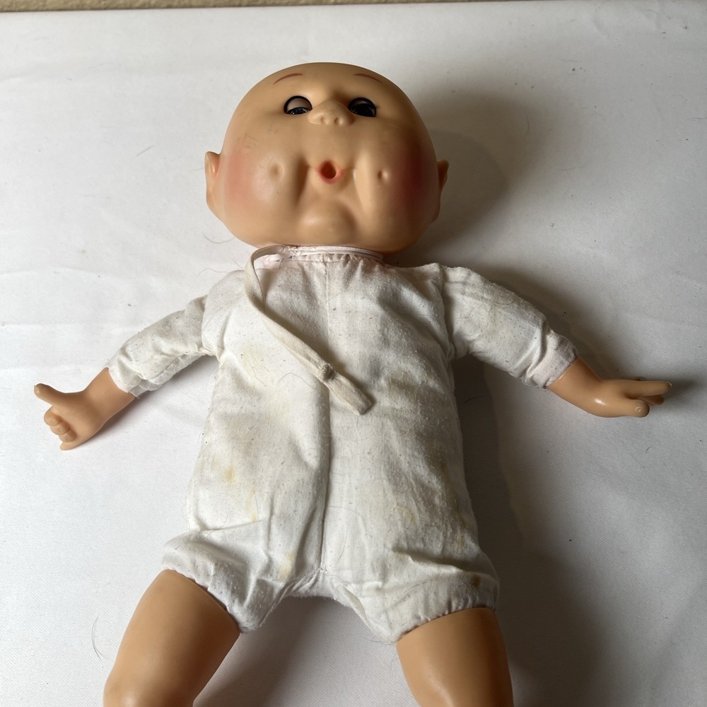 Vtg  12"Uneeda Baby Doll 1990 / 2003 Thumb Sucking Sleep Eyes Work